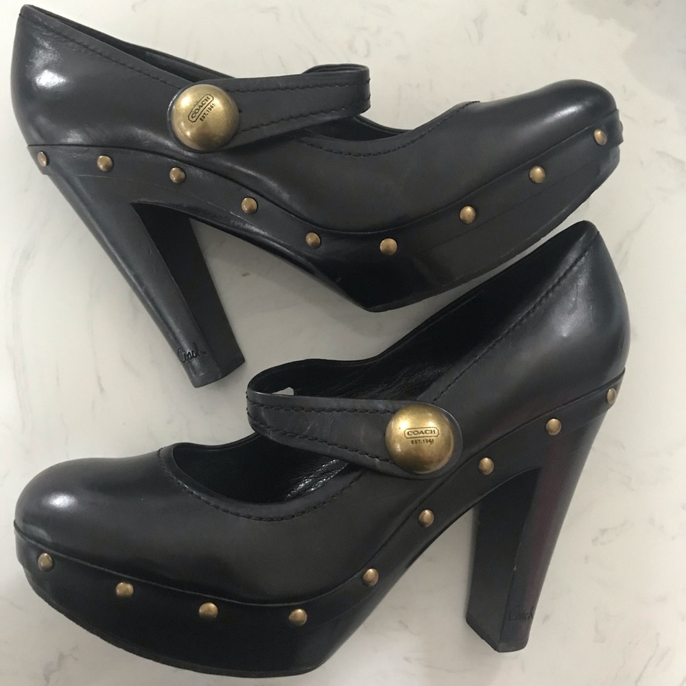 💝💝💝Gorgeous Pair of Coach Pumps Studded 💝💝💝